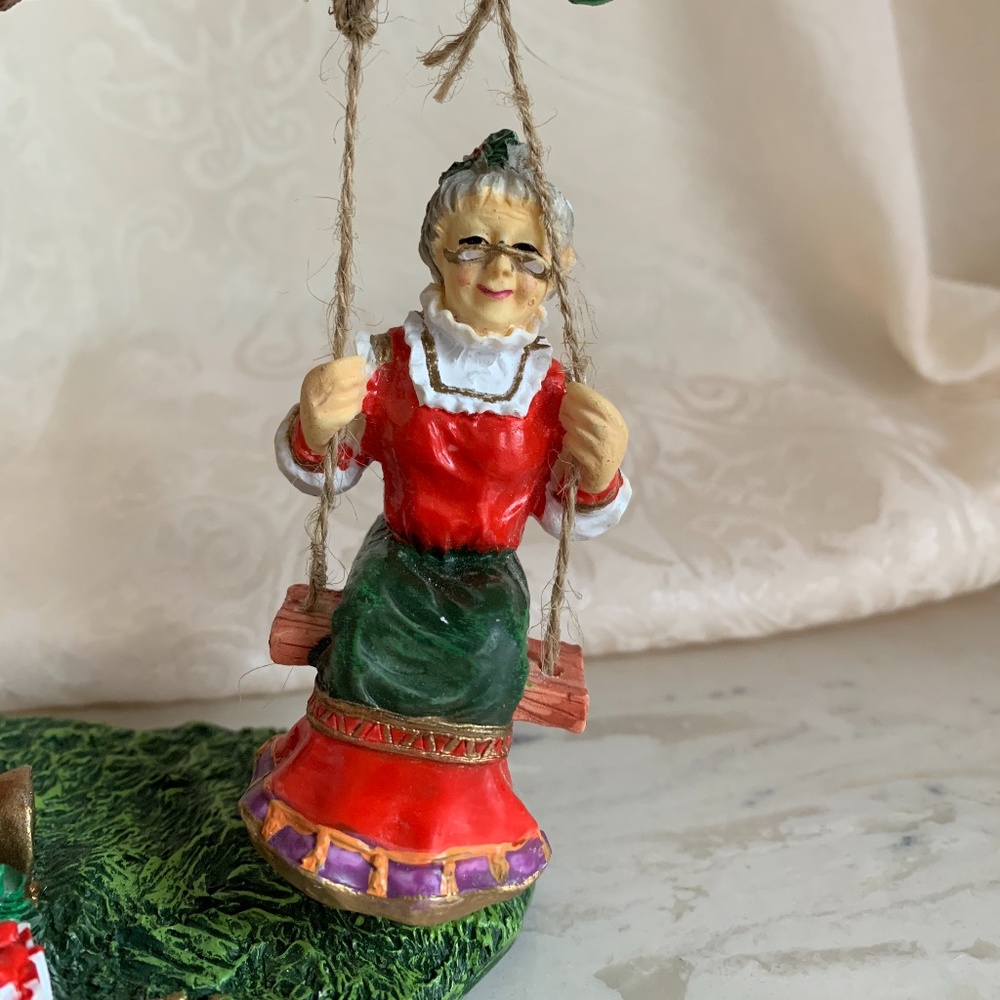 Cedar Creek Santa Mr. and Mrs. Claus Swinging Christmas Figurine Elves Toys - Picture 5 of 6